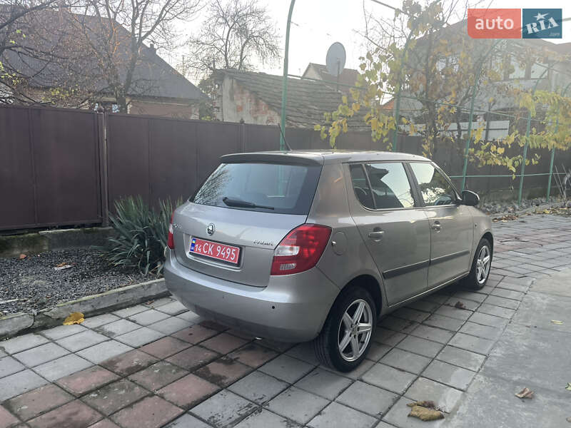 Хетчбек Skoda Fabia 2013 в Мукачевому