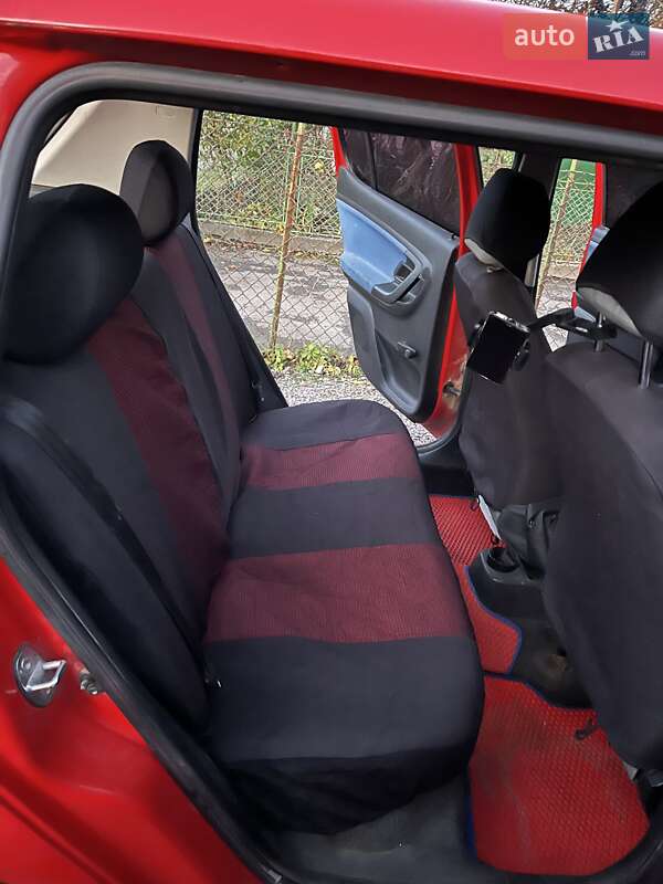 Хэтчбек Skoda Fabia 2007 в Винниках