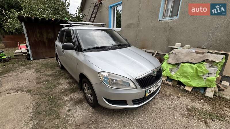 Хэтчбек Skoda Fabia 2011 в Запорожье
