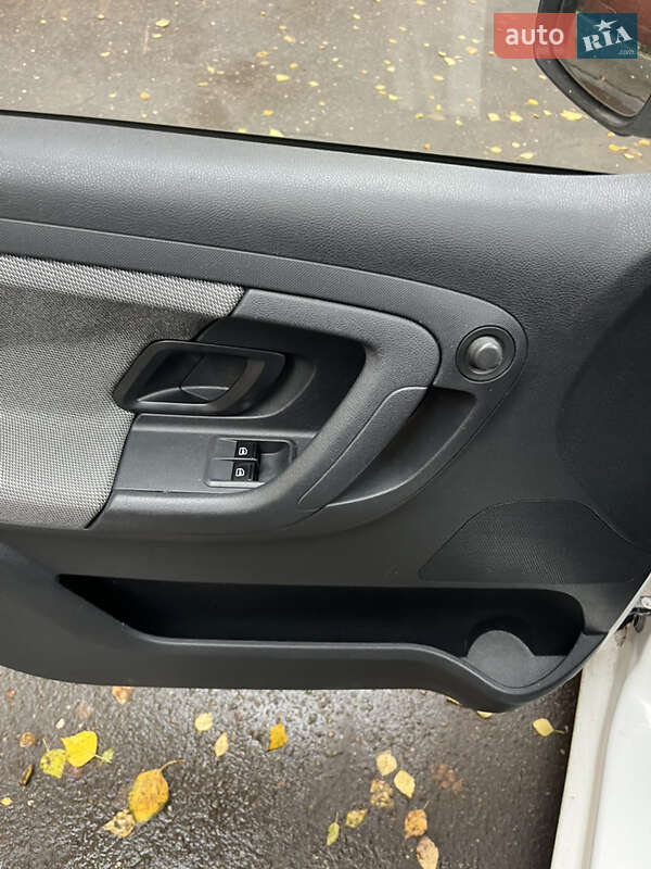 Хэтчбек Skoda Fabia 2011 в Киеве