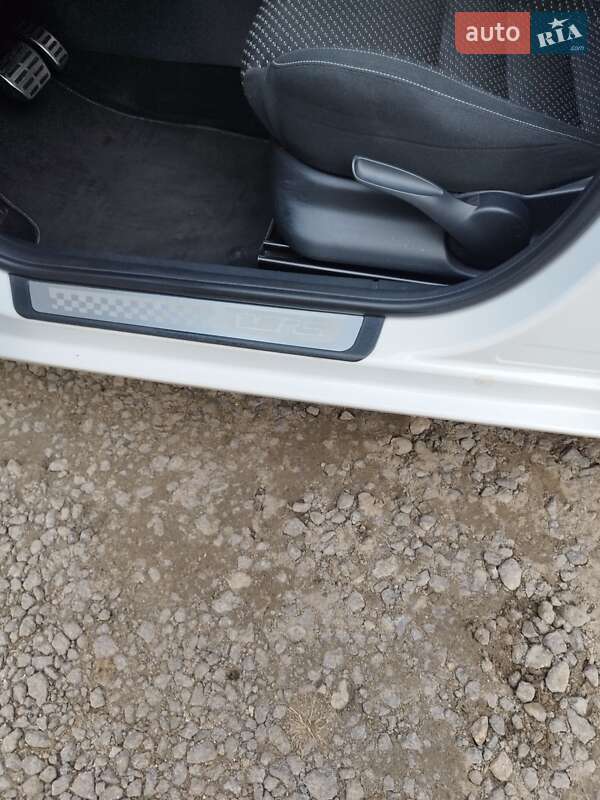 Хэтчбек Skoda Fabia 2012 в Теплике