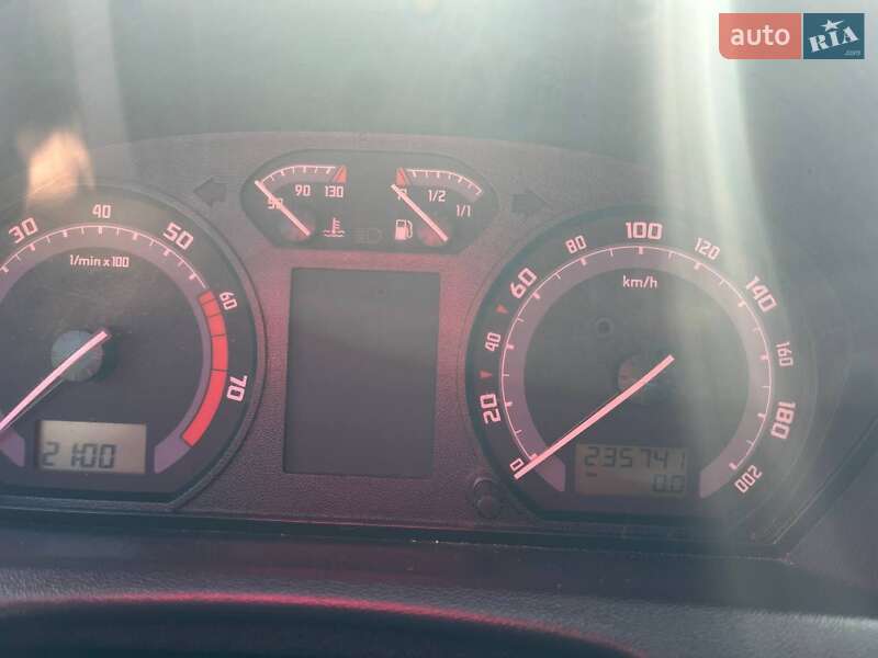 Хэтчбек Skoda Fabia 2006 в Бердичеве