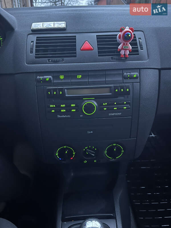 Седан Skoda Fabia 2004 в Мукачево