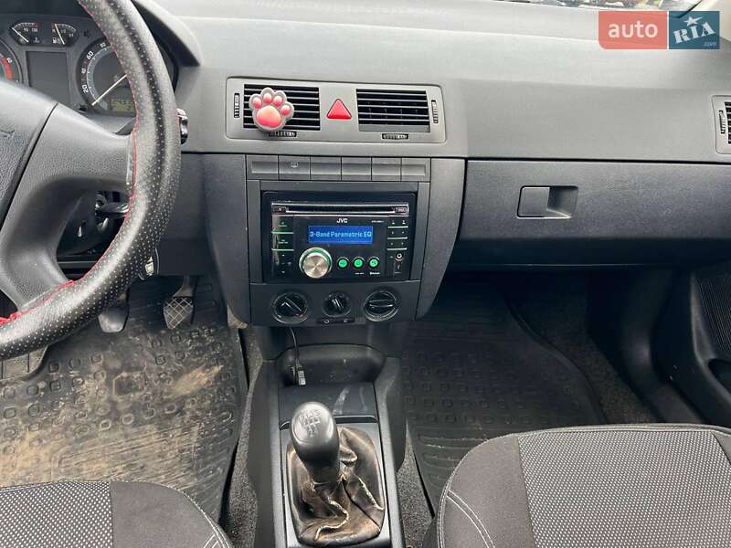 Хэтчбек Skoda Fabia 2006 в Львове