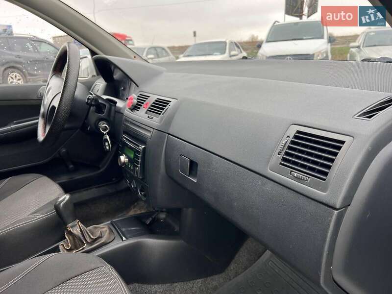 Хэтчбек Skoda Fabia 2006 в Львове