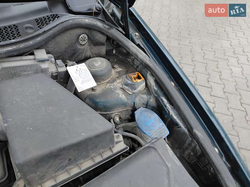 Хэтчбек Skoda Fabia 2001 в Волочиске