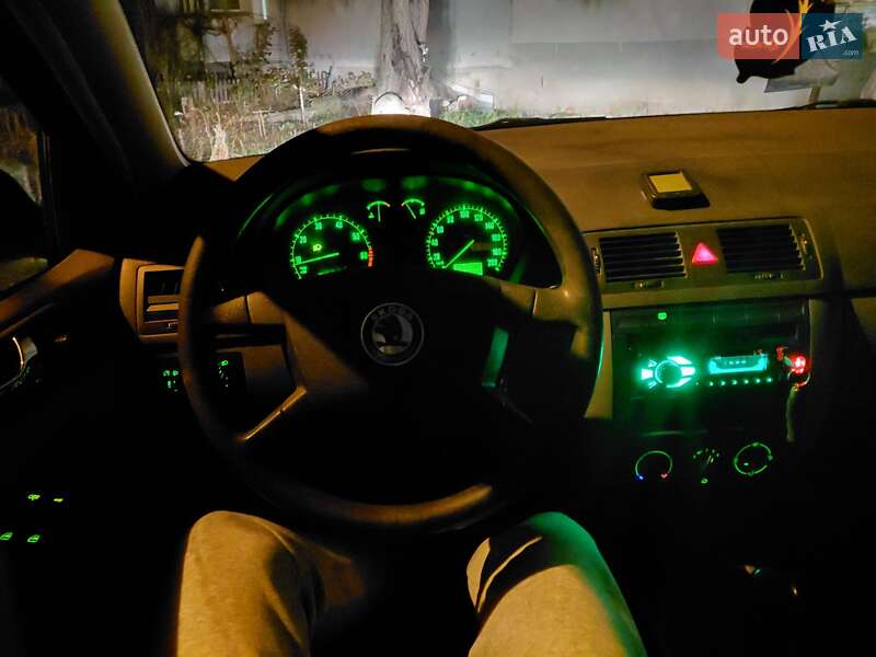 Хэтчбек Skoda Fabia 2001 в Волочиске