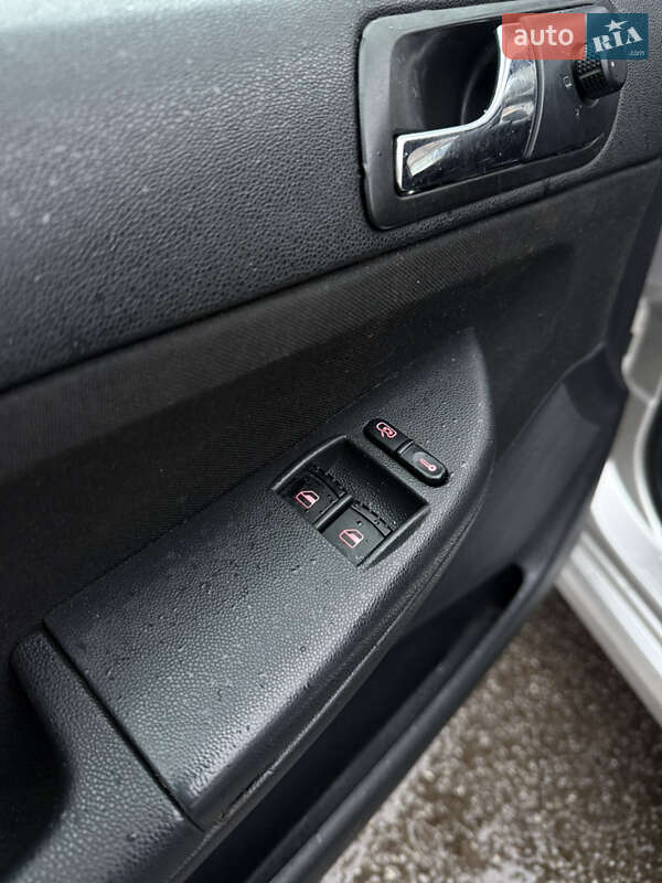 Универсал Skoda Fabia 2006 в Чернигове