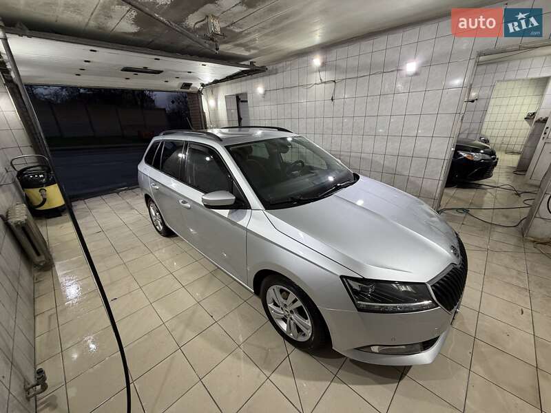Универсал Skoda Fabia 2021 в Киеве