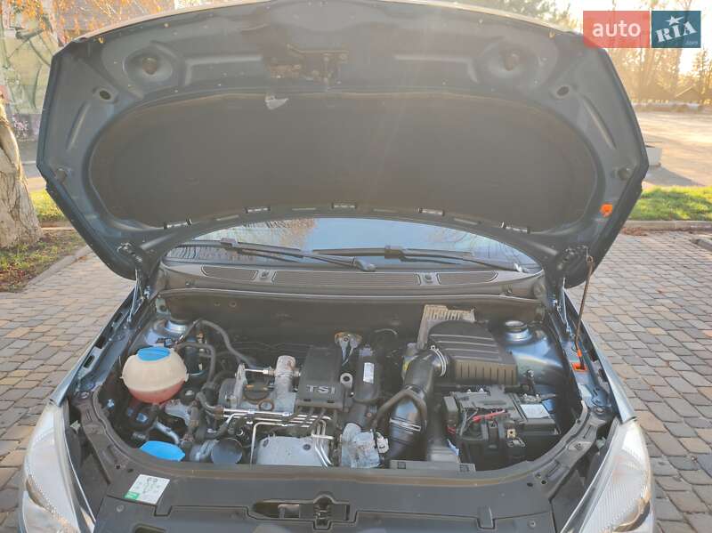 Хэтчбек Skoda Fabia 2010 в Луцке