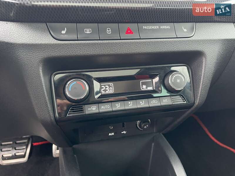 Хэтчбек Skoda Fabia 2016 в Ужгороде