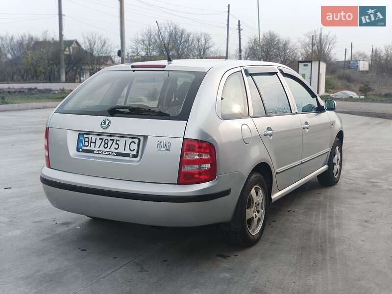 Универсал Skoda Fabia 2001 в Новом Буге