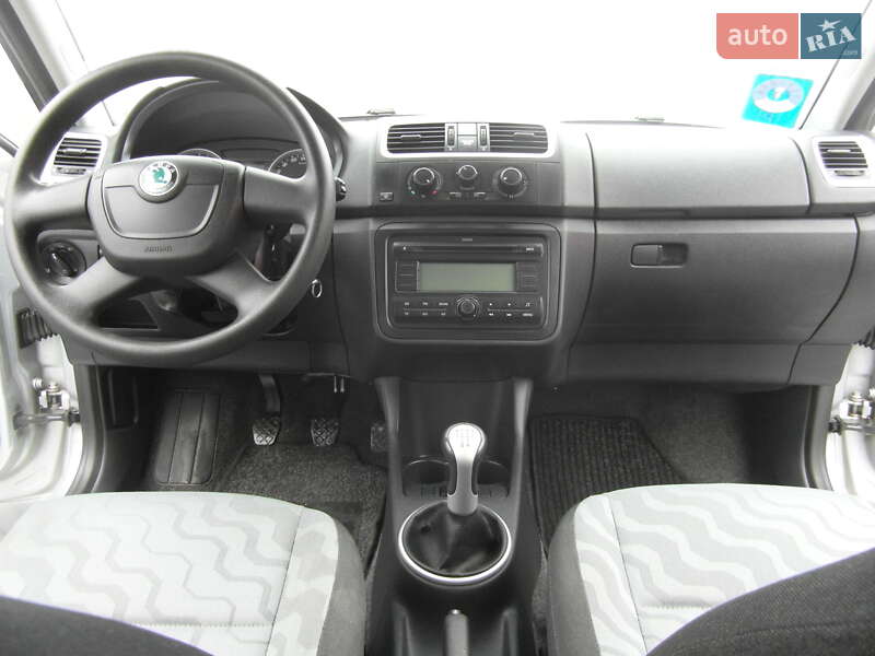 Хэтчбек Skoda Fabia 2010 в Кропивницком