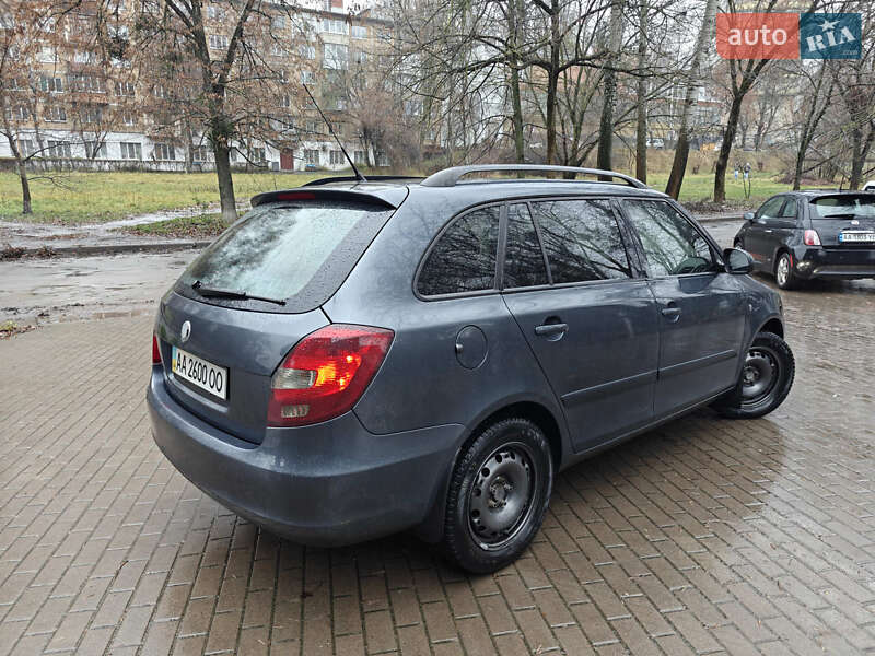 Універсал Skoda Fabia 2010 в Києві