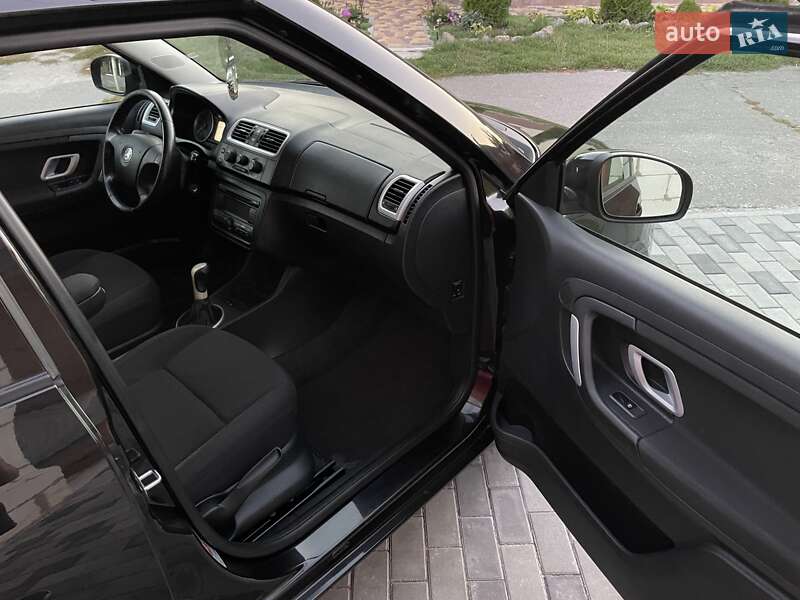 Хэтчбек Skoda Fabia 2008 в Хороле