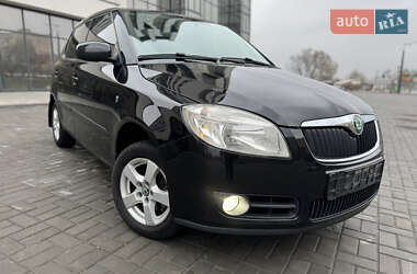 Хэтчбек Skoda Fabia 2008 в Днепре