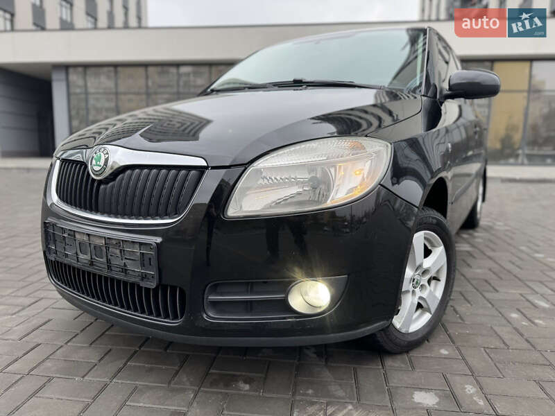 Хэтчбек Skoda Fabia 2008 в Днепре