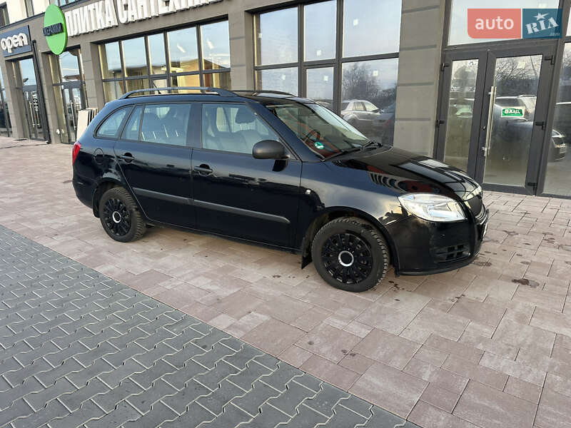Універсал Skoda Fabia 2008 в Луцьку