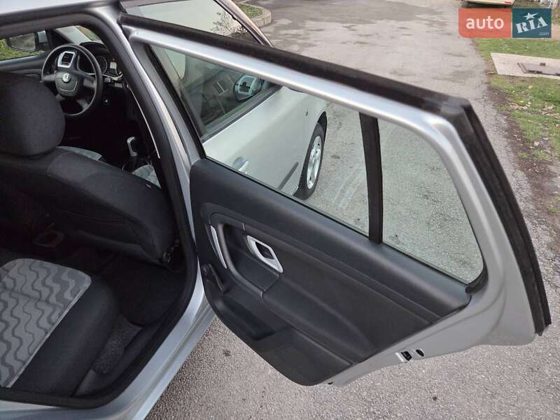 Універсал Skoda Fabia 2009 в Кам'янському