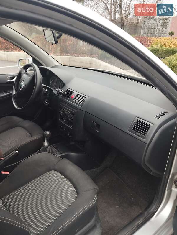 Універсал Skoda Fabia 2006 в Запоріжжі