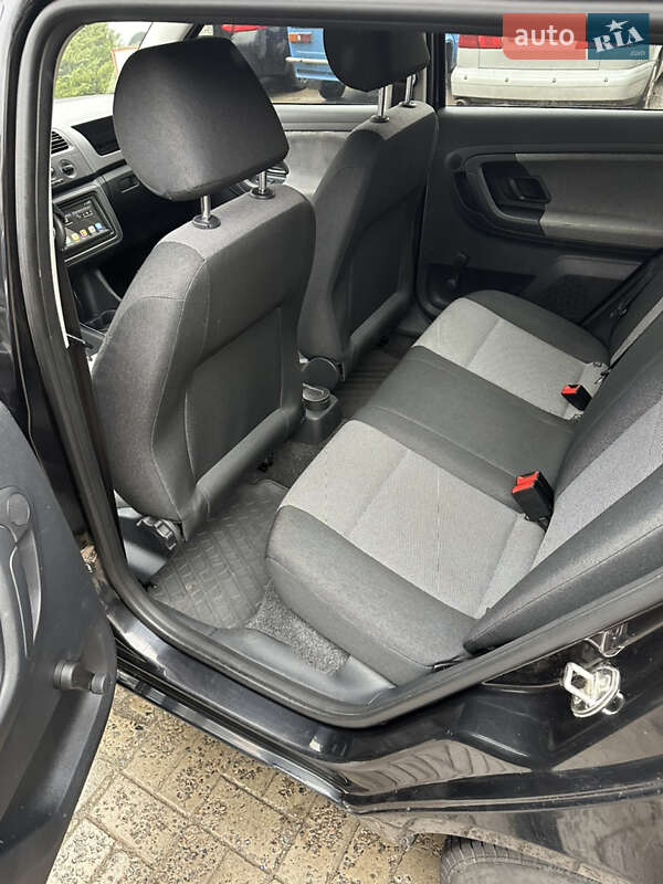 Хэтчбек Skoda Fabia 2011 в Харькове