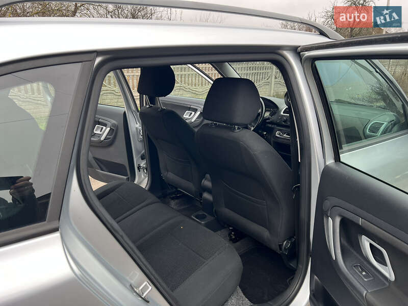 Універсал Skoda Fabia 2009 в Полтаві