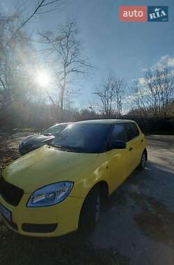 Хетчбек Skoda Fabia 2008 в Дніпрі