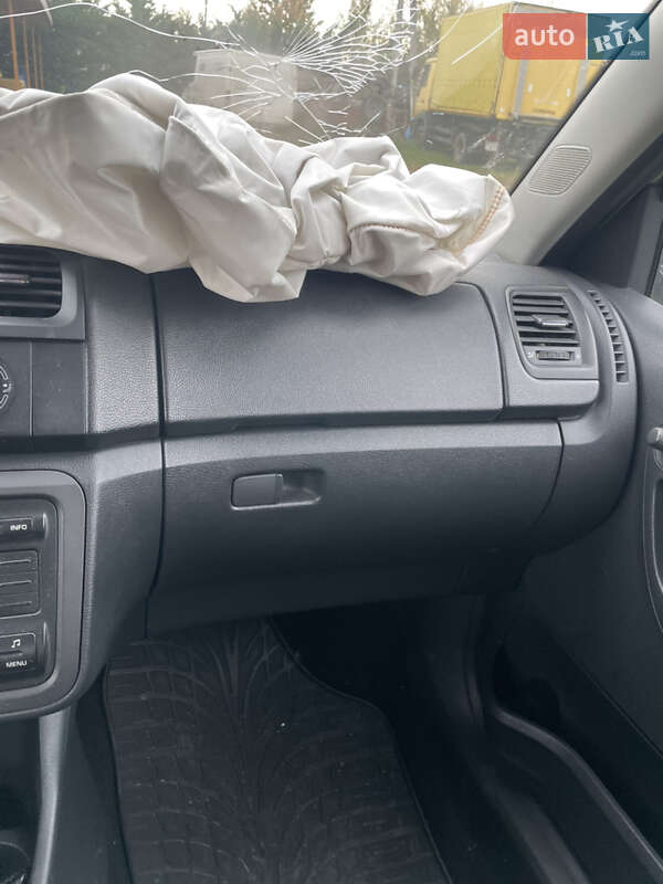 Хетчбек Skoda Fabia 2012 в Виноградові