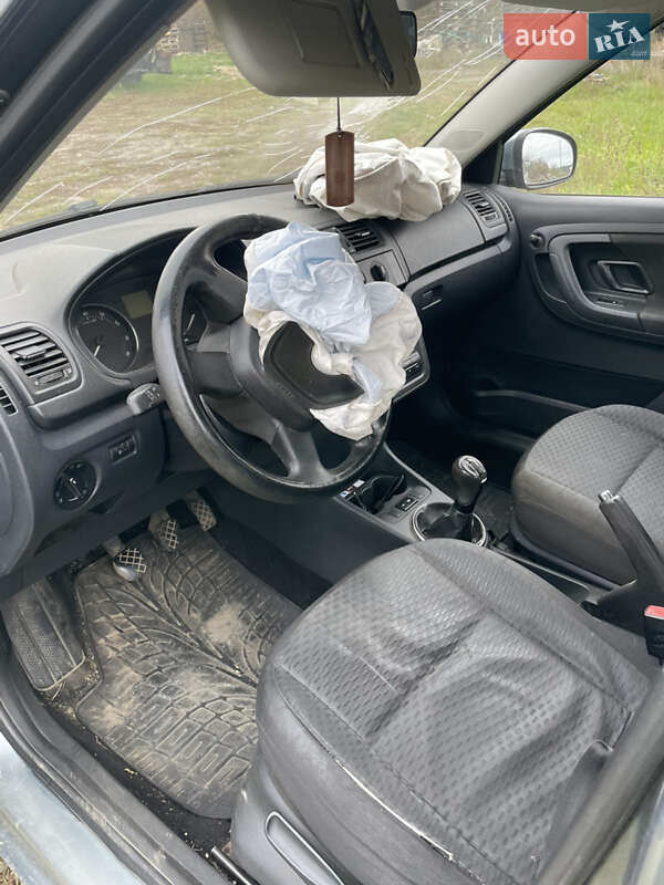 Хетчбек Skoda Fabia 2012 в Виноградові