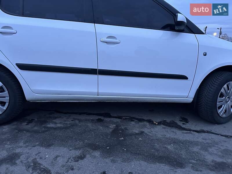 Хетчбек Skoda Fabia 2009 в Рівному