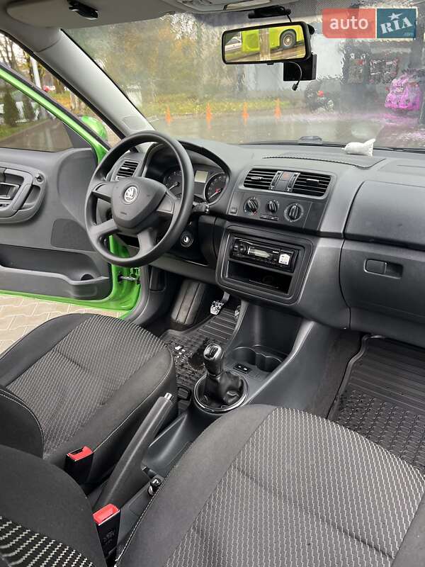 Хэтчбек Skoda Fabia 2013 в Житомире