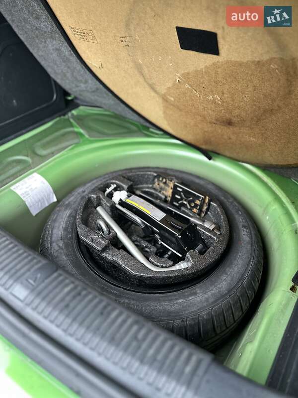 Хэтчбек Skoda Fabia 2013 в Житомире