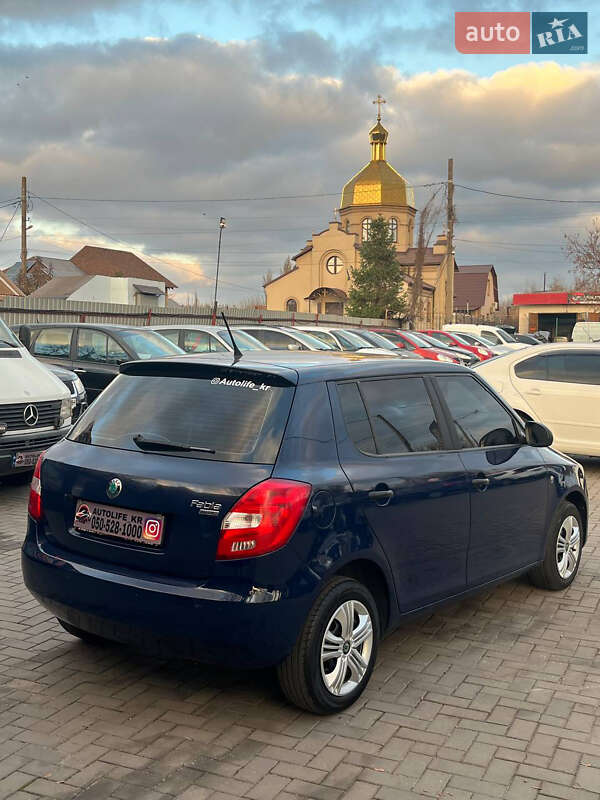 Хэтчбек Skoda Fabia 2012 в Кривом Роге