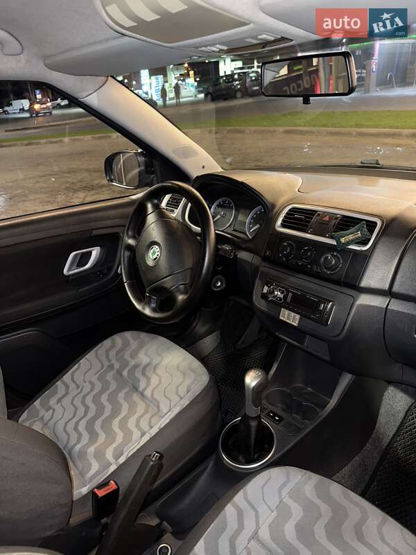 Хэтчбек Skoda Fabia 2008 в Днепре