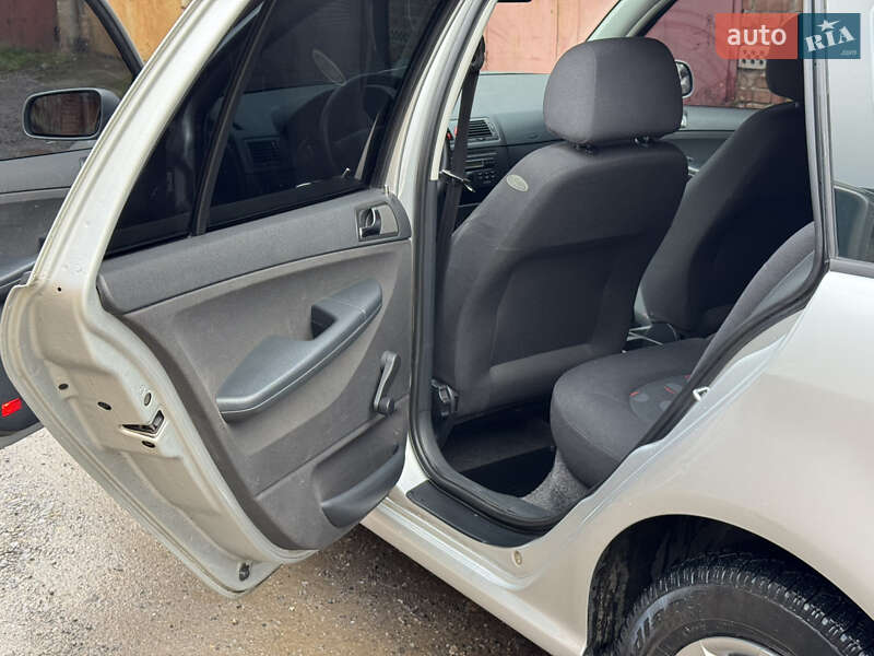 Універсал Skoda Fabia 2004 в Вінниці