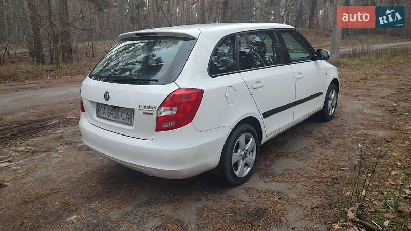 Універсал Skoda Fabia 2012 в Черкасах