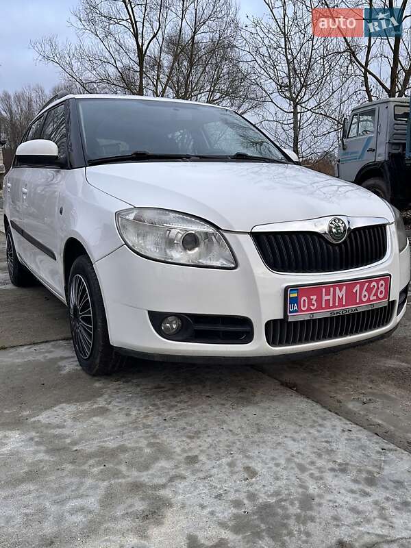 Універсал Skoda Fabia 2009 в Тернополі