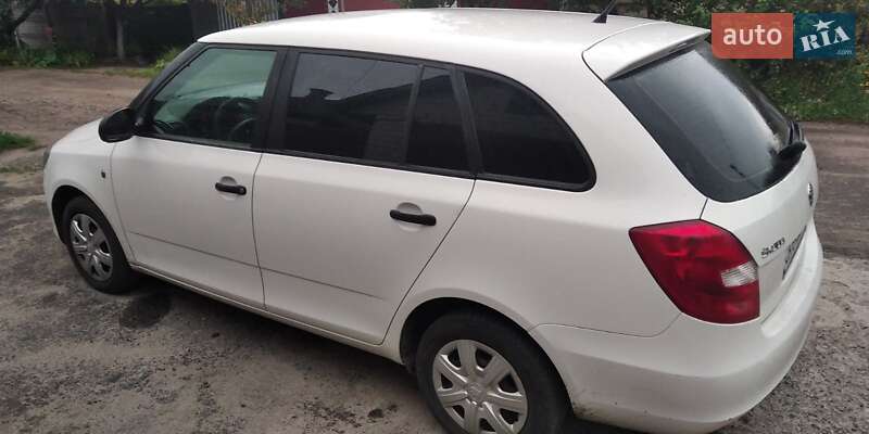 Універсал Skoda Fabia 2014 в Мошнах