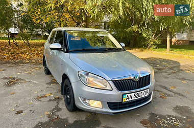 Хэтчбек Skoda Fabia 2011 в Киеве