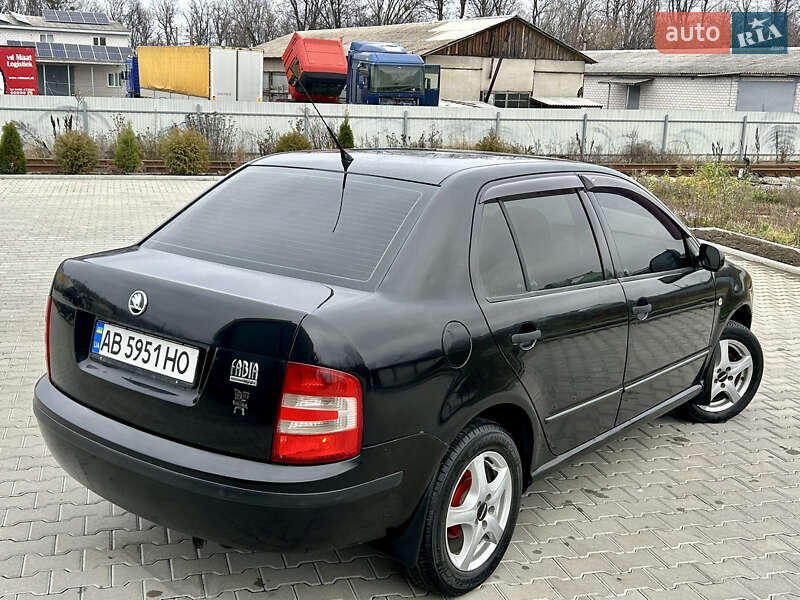 Седан Skoda Fabia 2004 в Вапнярці