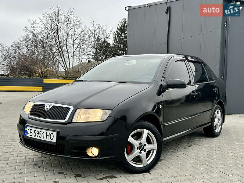 Седан Skoda Fabia 2004 в Вапнярці
