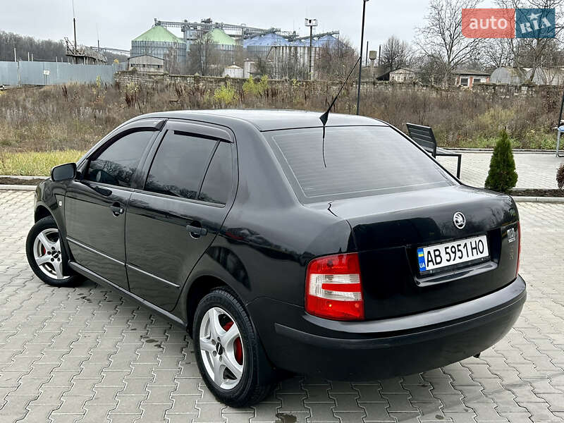Седан Skoda Fabia 2004 в Вапнярці