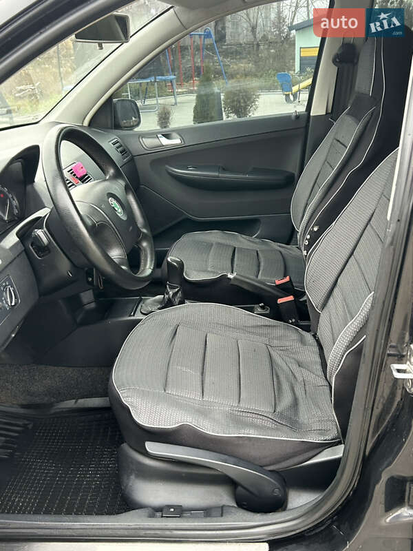 Седан Skoda Fabia 2004 в Вапнярці