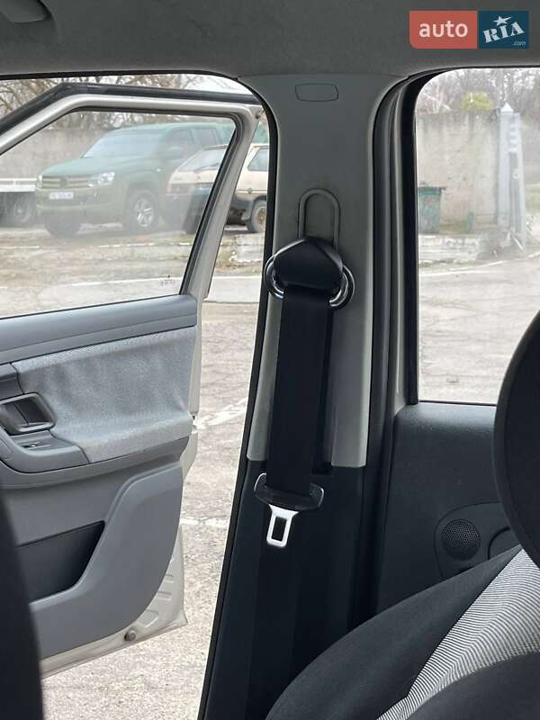 Хэтчбек Skoda Fabia 2010 в Запорожье