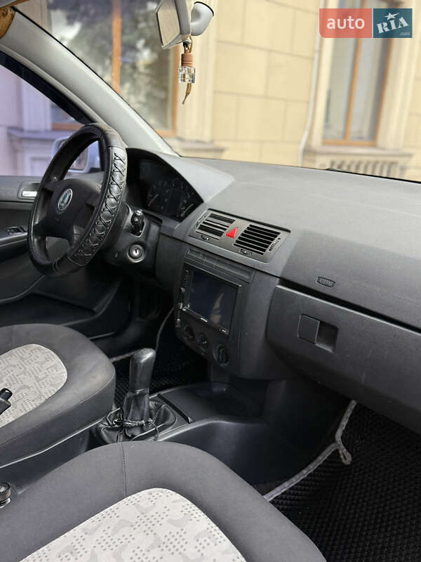 Хэтчбек Skoda Fabia 2004 в Запорожье фото 8 Хэтчбек Skoda Fabia 2004 в Запорожье