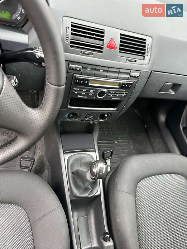 Хэтчбек Skoda Fabia 2006 в Ивано-Франковске