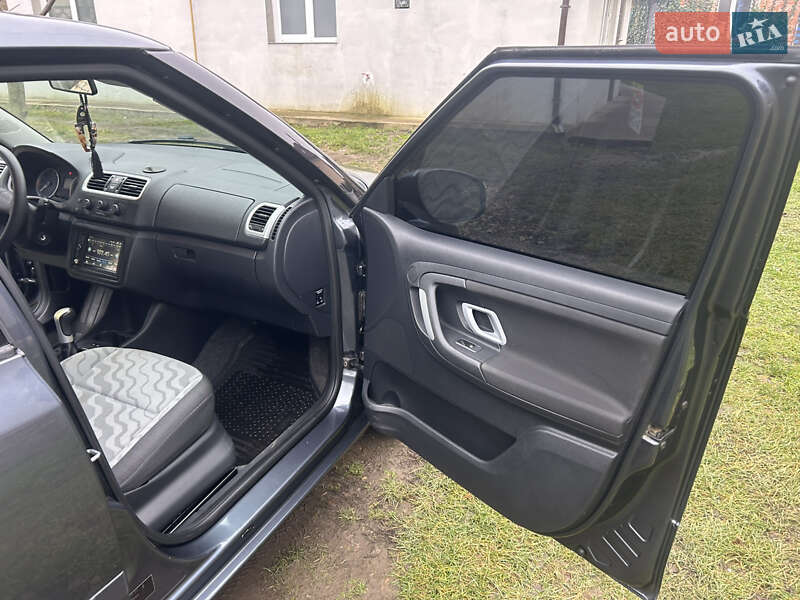 Хэтчбек Skoda Fabia 2009 в Черновцах