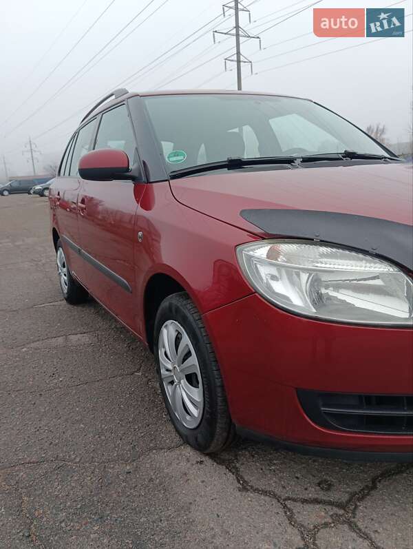 Универсал Skoda Fabia 2010 в Полтаве