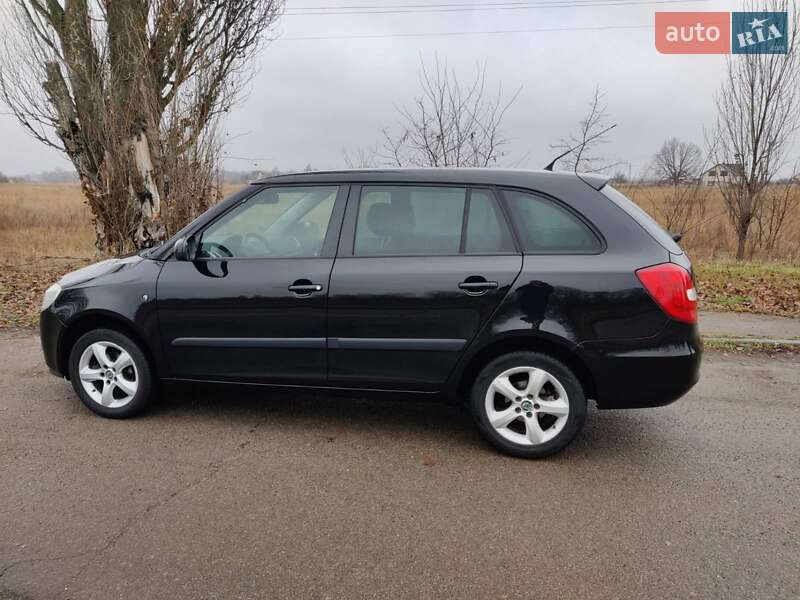 Универсал Skoda Fabia 2009 в Барышевке