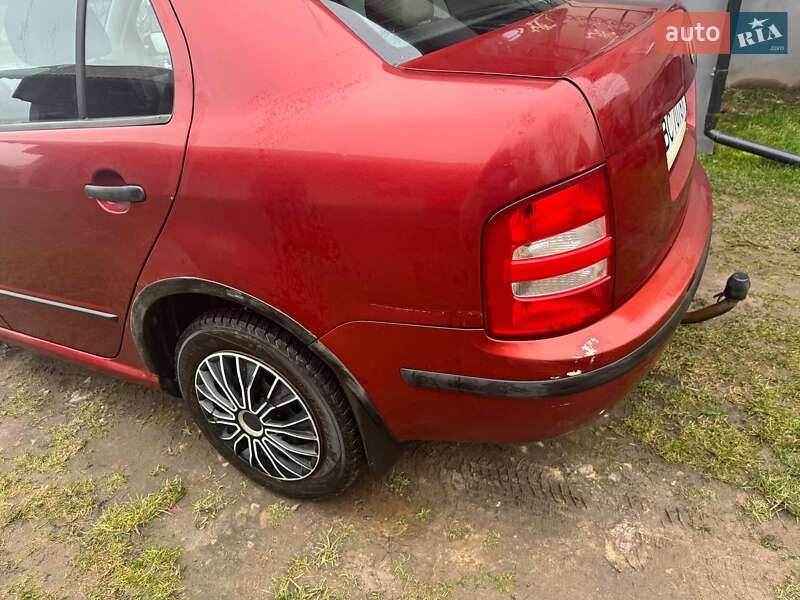 Седан Skoda Fabia 2002 в Золочеве